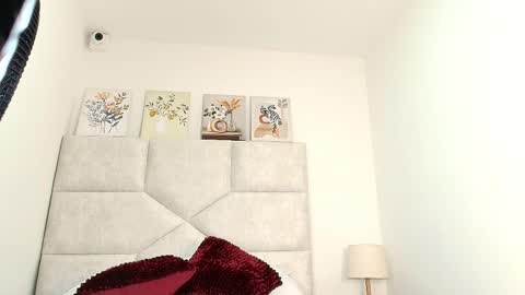 Snapshot of elizawiliamst chatting on November 17, 11:27 am Eliza online show from November 17, 11:27 am