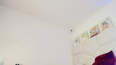 Snapshot of elizawiliamst chatting on May 25, 12:00 pm Eliza online show from May 25, 12:00 pm