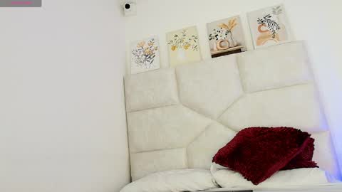 Snapshot of elizawiliamst chatting on May 30, 12:35 pm Eliza online show from May 30, 12:35 pm