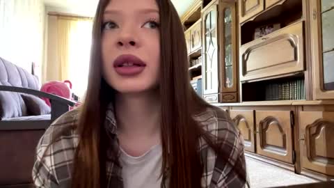 Snapshot of elizebethhollinshed chatting on June 1, 7:43 am Cleo online show from June 1, 7:43 am