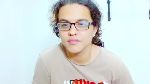 Snapshot of elkingthe chatting on December 4, 4:16 pm Diana online show from December 4, 4:16 pm