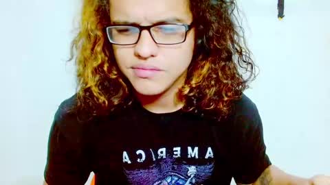 Snapshot of elkingthe chatting on December 8, 1:14 pm Diana online show from December 8, 1:14 pm