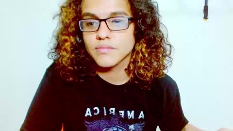 Snapshot of elkingthe chatting on December 8, 4:18 pm Diana online show from December 8, 4:18 pm