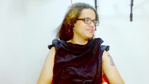 Snapshot of elkingthe chatting on December 14, 4:09 pm Diana online show from December 14, 4:09 pm