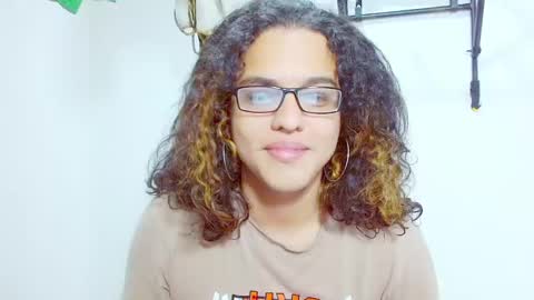 Snapshot of elkingthe chatting on December 17, 12:54 pm Diana online show from December 17, 12:54 pm