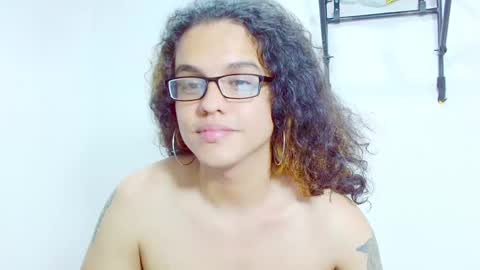 Snapshot of elkingthe chatting on December 18, 3:22 pm Diana online show from December 18, 3:22 pm