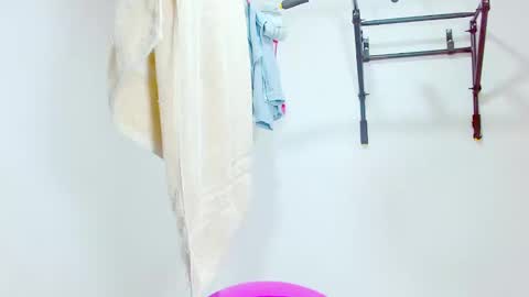 Snapshot of elkingthe chatting on February 4, 6:17 pm Diana online show from February 4, 6:17 pm