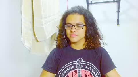 Snapshot of elkingthe chatting on February 9, 12:30 pm Diana online show from February 9, 12:30 pm