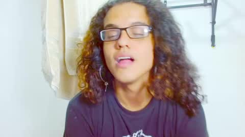 Snapshot of elkingthe chatting on February 9, 3:34 pm Diana online show from February 9, 3:34 pm