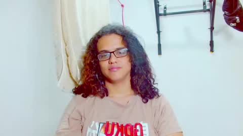 Snapshot of elkingthe chatting on February 15, 6:44 pm Diana online show from February 15, 6:44 pm