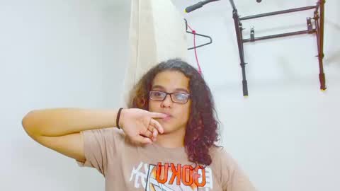 Snapshot of elkingthe chatting on February 23, 12:19 am Diana online show from February 23, 12:19 am