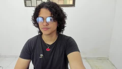 Snapshot of elkingthe chatting on December 4, 6:16 pm Diana online show from December 4, 6:16 pm