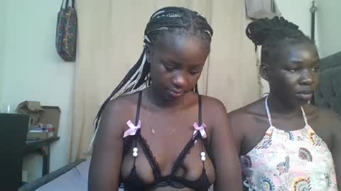 ella8_ online show from June 19, 9:40 pm