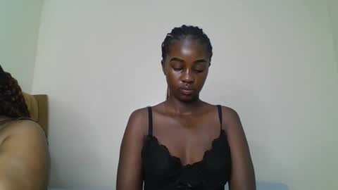 ella8_ online show from July 8, 11:15 am