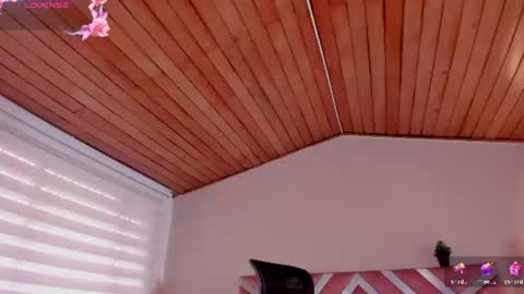 Ella Olmos  online show from June 9, 2:06 pm
