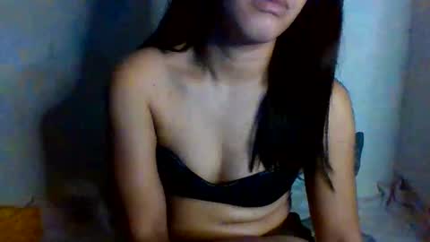 ella_babe25 online show from March 9, 9:19 pm