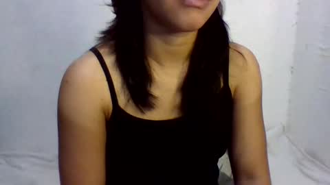 ella_babe25 online show from April 27, 9:24 pm