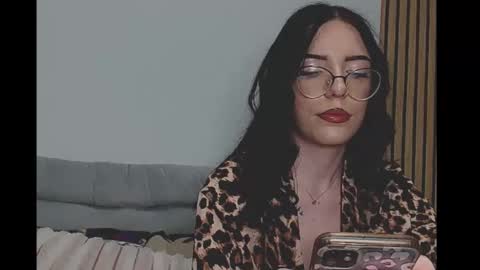 Chloe online show from January 10, 9:05 pm