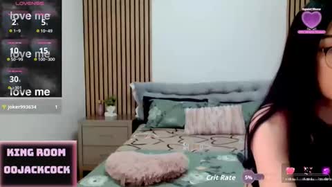 Chloe online show from May 14, 9:10 pm