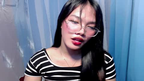 Ella online show from December 5, 2:42 am