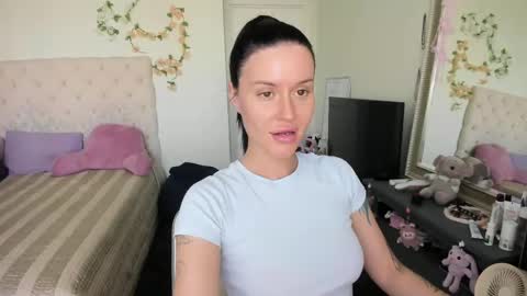 ELLA online show from May 6, 8:19 am