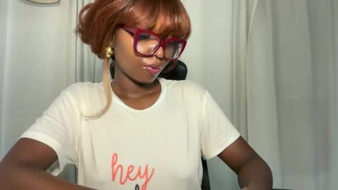 Snapshot of ella_laurel chatting on April 10, 2:55 pm Ella online show from April 10, 2:55 pm