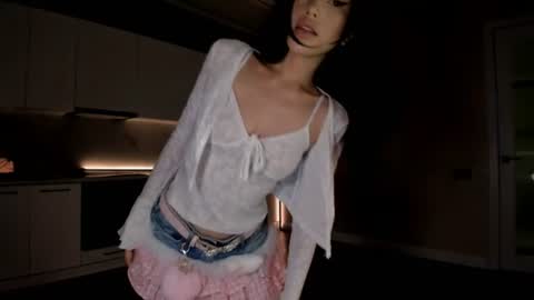 Snapshot of ella_lee15 chatting on July 11, 2:58 am Lee online show from July 11, 2:58 am
