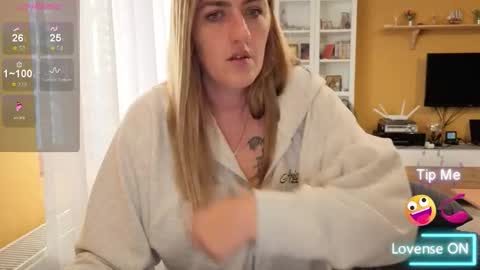 Snapshot of ella_max_live chatting on September 27, 6:51 am Ella  Max online show from September 27, 6:51 am