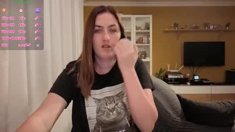 Snapshot of ella_max_live chatting on December 5, 7:06 am Ella Max online show from December 5, 7:06 am