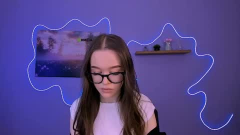ella_miracle online show from May 9, 9:14 am