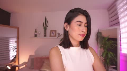 ELLA OWEN online show from February 9, 2:43 pm