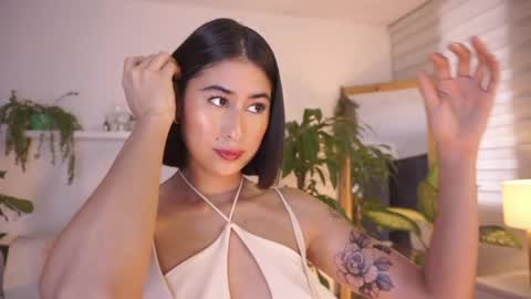 ELLA OWEN online show from May 1, 8:02 pm