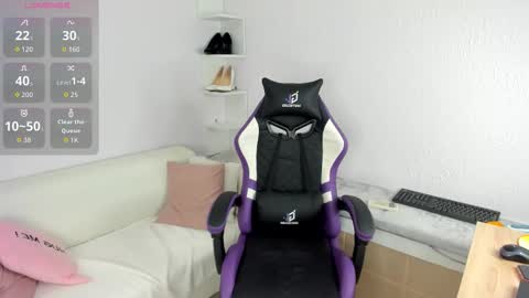 Ella online show from September 17, 1:29 am