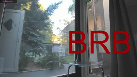 Snapshot of ella_vee chatting on September 21, 4:47 am ella_vee online show from September 21, 4:47 am