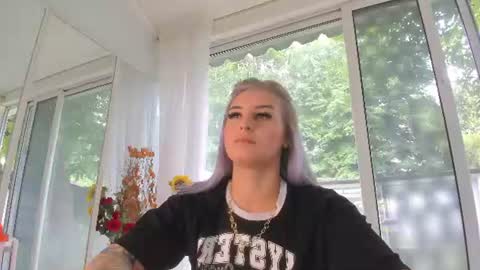 Snapshot of ella_vee chatting on July 21, 5:54 am ella_vee online show from July 21, 5:54 am