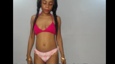 Snapshot of ellababy8 chatting on October 30, 5:09 am ella online show from October 30, 5:09 am