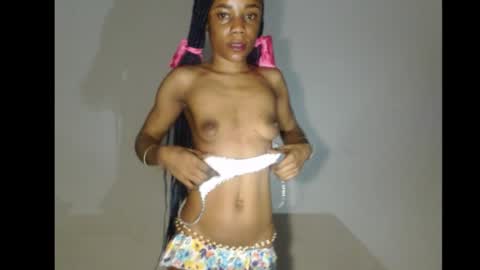 Snapshot of ellababy8 chatting on November 3, 5:52 am ella online show from November 3, 5:52 am