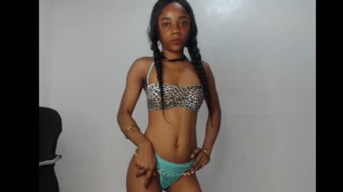 Snapshot of ellababy8 chatting on November 22, 5:17 am ella online show from November 22, 5:17 am