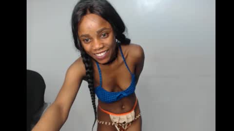 Snapshot of ellababy8 chatting on December 4, 5:17 am ella online show from December 4, 5:17 am