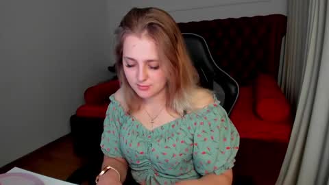 EllaBells online show from April 23, 5:08 am
