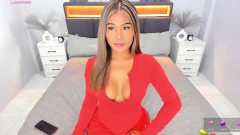 Snapshot of ellabrown_ chatting on May 27, 7:16 am SINGLE PO online show from May 27, 7:16 am