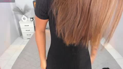 Snapshot of ellabrown_ chatting on May 28, 4:10 am SINGLE PO online show from May 28, 4:10 am