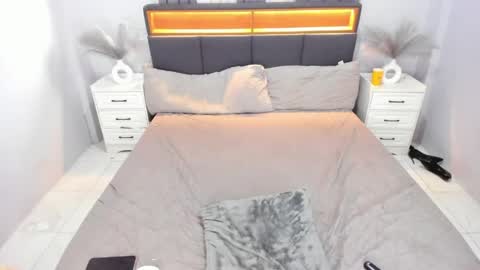 Snapshot of ellabrown_ chatting on June 5, 4:19 am SINGLE PO online show from June 5, 4:19 am