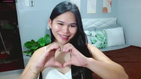 Snapshot of ellaford chatting on July 27, 4:52 am EllaFord online show from July 27, 4:52 am