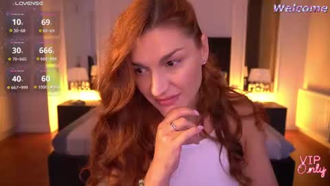 Snapshot of ellagoldenn chatting on July 23, 9:13 pm Ella online show from July 23, 9:13 pm