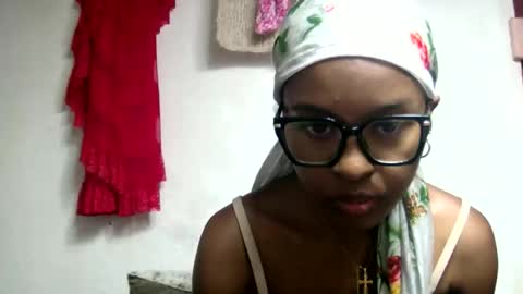 ellah245 online show from February 2, 2:54 am