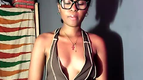 ellah245 online show from June 12, 9:46 pm