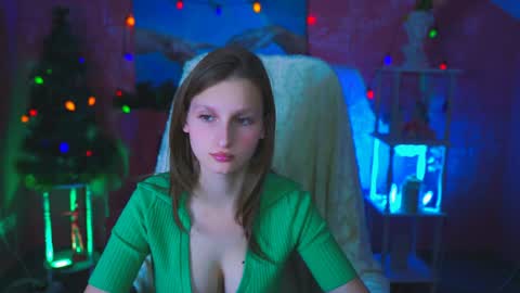 Ella online show from December 10, 12:38 pm