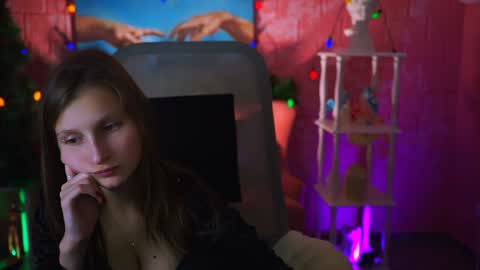 Ella online show from January 3, 2:51 pm