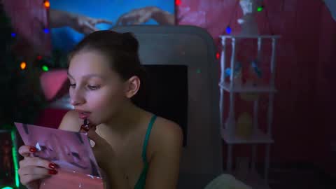 Ella online show from January 4, 7:34 am